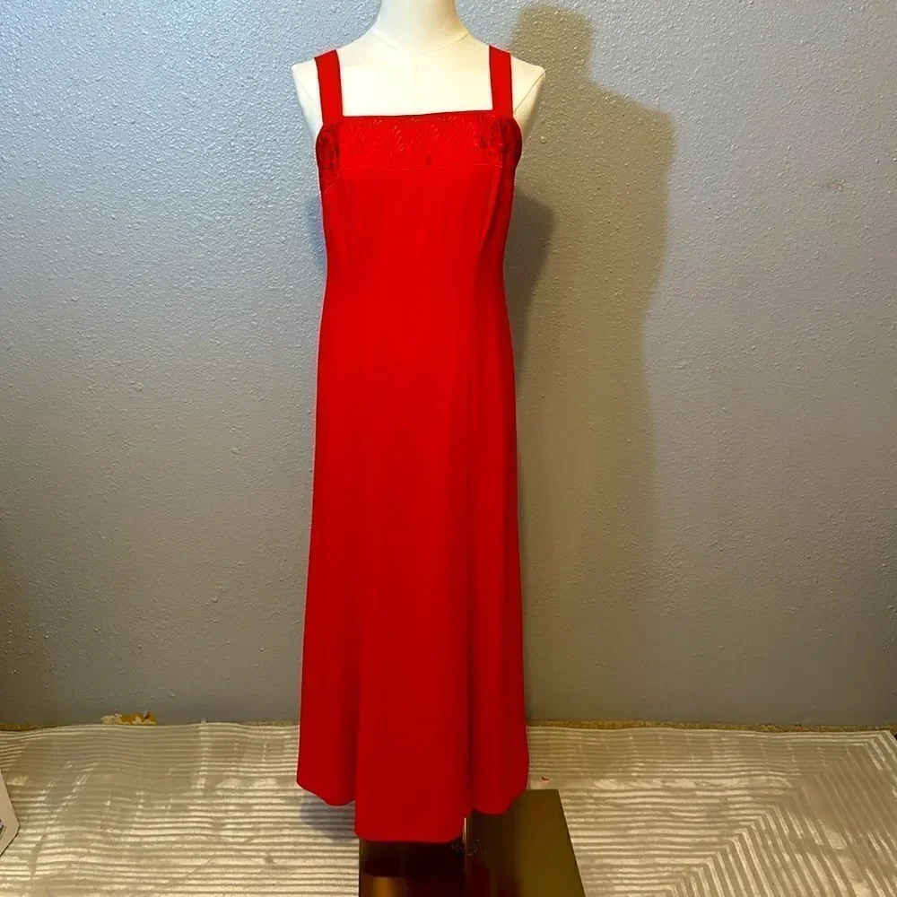 Vintage Ursula of Switzerland red embroidered 2PC women’s dress suit size 8P